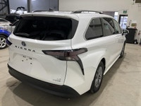 Le Toyota Sienna 2023 version LE HYBRID CAMERA RECUL AWD CRUISE A/C usagé offert chez AutoStudio 72... (image 3)
