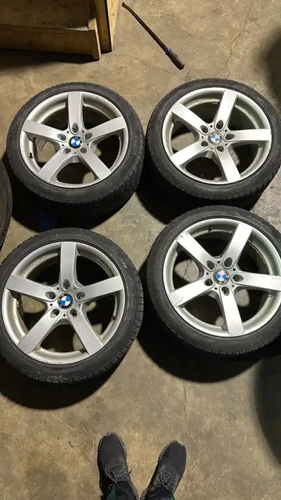 Selling a set of BMW 18-inch alloy rims, OEM style, made in Germany. Specs: Size: 18x8J Offset: ET30...