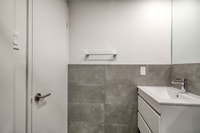 Renovated Akelius studio apartment for rent. Located near Fabre in the Plateau Mont-Royal neighborho... (image 7)