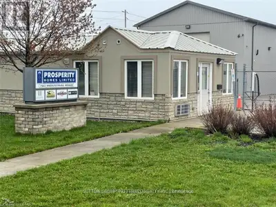 NEWLY RENOVATED 1305 SQ FT, BRIGHT SPACIOUS AIR CONDITION OFFICE SPACE, NEW PAINT AND LUXURY VINYL P...