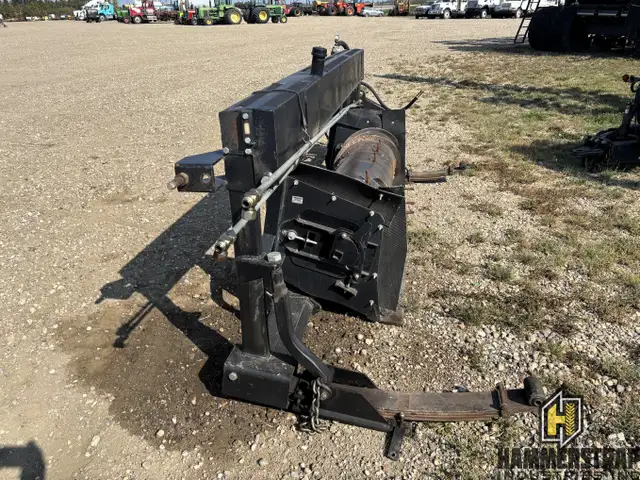 HONEYBEE HONEY BEE Combine Header Adapter in Farming Equipment in Edmonton - Image 7