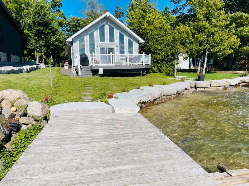 4 season custom cottage on lake couchiching Houses for Sale Barrie Kijiji