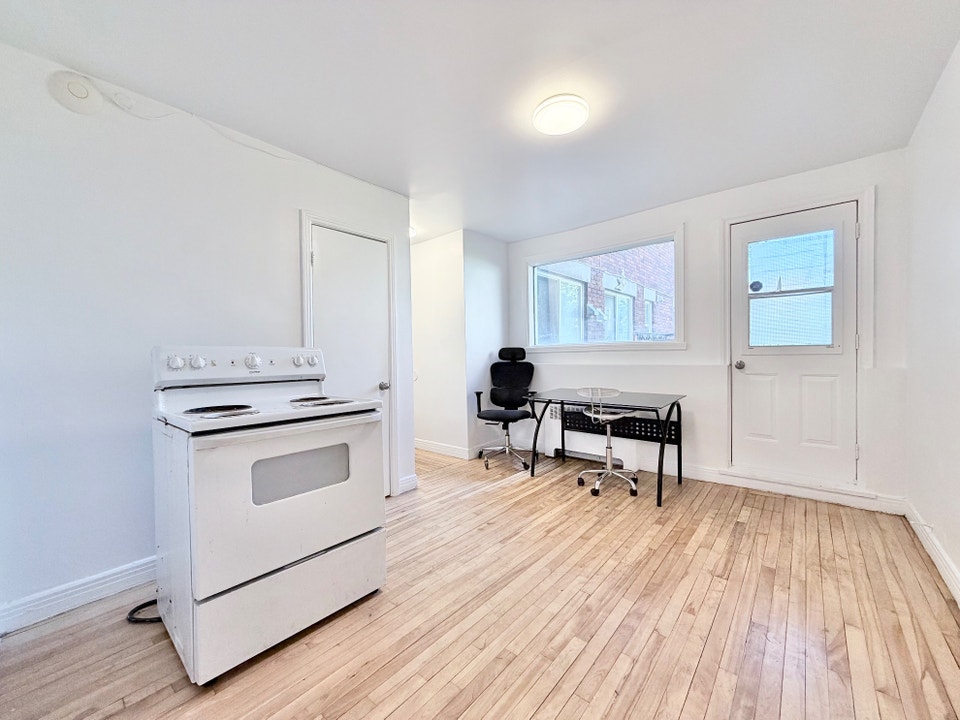 4 et demi - Rosemont - Inclusions : chauffage, électros et WiFi 5