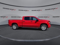 This Chevrolet Silverado 1500 has a strong Turbo Gas 4cyl 2.7L engine Power Driver's Seat, Lane Depa... (image 8)