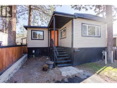 Beautifully maintained 3-bedroom, 2-bathroom home offering comfort, privacy, and scenic mountain vie...
