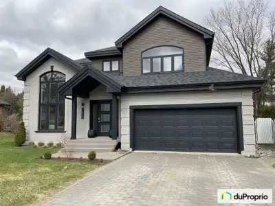 Coup de coeur assuré pour cette magnifique propriété située dans le secteur recherché du Domaine du...