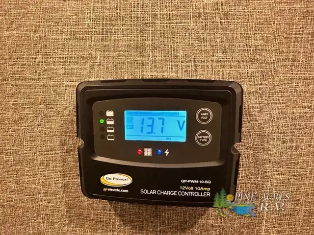 2022 Thor Motor Coach Challenger 35MQ only 6,310 Miles in RVs & Motorhomes in Moncton - Image 36