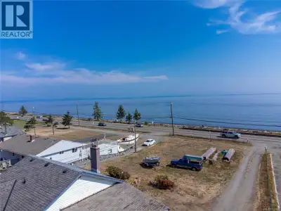 Half-acre southern exposure partial waterfront property in desirable Campbell River South. The 2 bed...