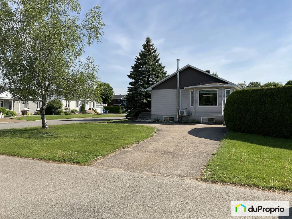 $399,000 - Bungalow for sale in Nicolet — photo 1
