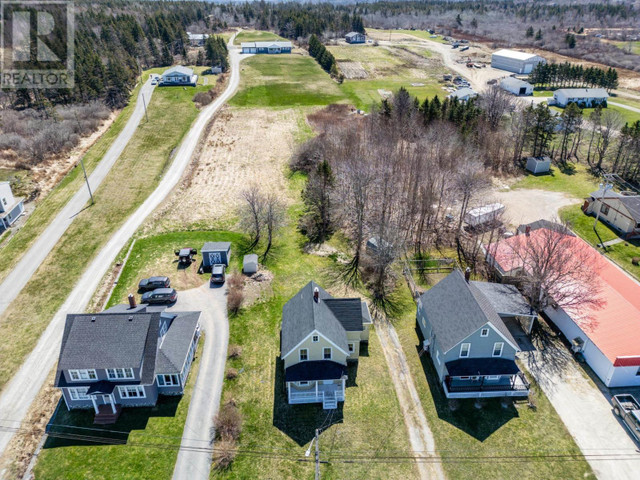 8378 Highway 1 Meteghan, Nova Scotia in Houses for Sale in Yarmouth - Image 3