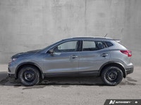 This 2023 Nissan Qashqai SV AWD comes equipped with *2.0L 4-cylinder engine*, *Intelligent All-Wheel... (image 1)