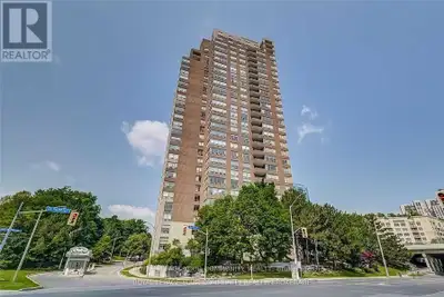 Rarely Offered - 2+1 Bedoom,2 Full Baths,Penthouse Suite At The Palisades! Sun-Filled With Amazing V...