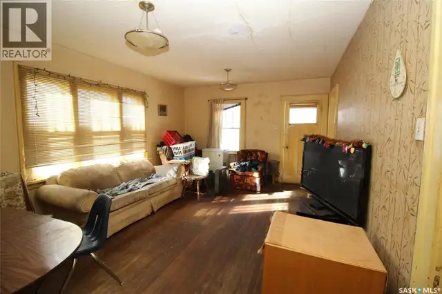 476 3rd STREET Shaunavon, Saskatchewan in Houses for Sale in Swift Current - Image 6
