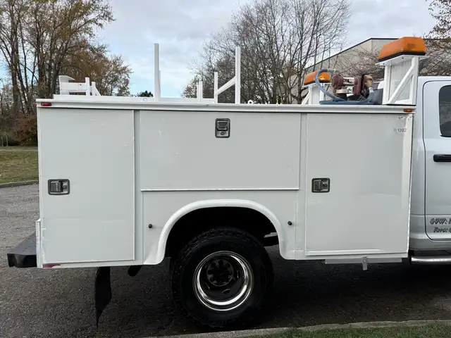 2013 Ram 3500 4X4 Service Truck in Heavy Trucks in Delta/Surrey/Langley - Image 25