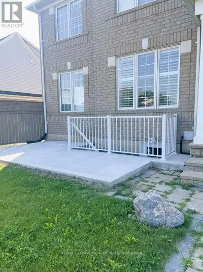 ++Basement Level Lease ++ Separate Entrance From Outside and Another Entrance from Garage ++ Beautif...