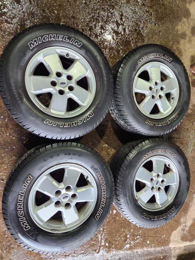 235 70 16 - WHEELS - ALL SEASON - FORD ESCAPE in Tires & Rims in Kitchener / Waterloo