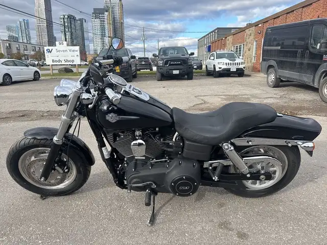 2012 Harley-Davidson Fat Bob ~ FAT BOB ~ 103CI ~ LOW KMS ~ CLEAN in Street, Cruisers & Choppers in City of Toronto - Image 3
