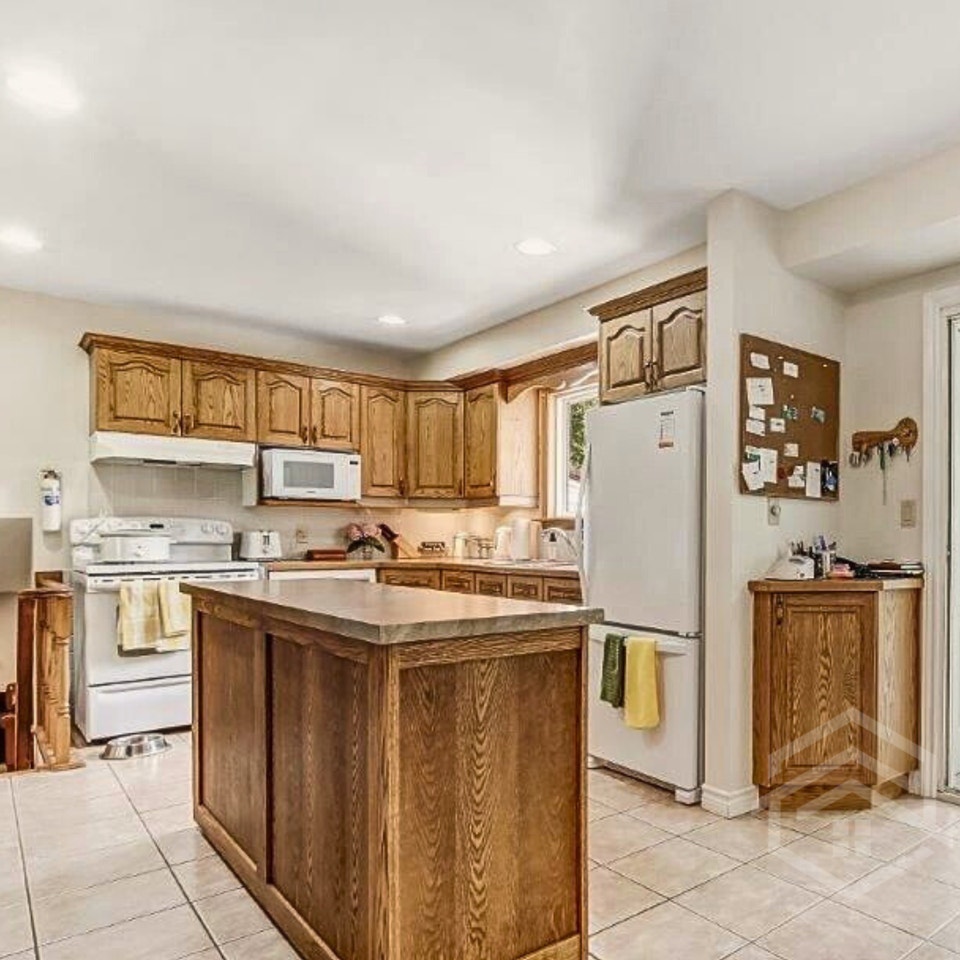 Short-Term 3-Bedroom Home with Shop Included!! 4