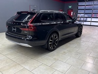Experience the luxury and performance of the 2024 Volvo V90 Cross Country B6 AWD Plus in stunning Bl... (image 4)