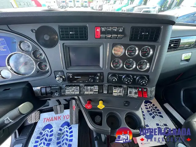 2021 Kenworth W990 in Heavy Trucks in Saskatoon - Image 21