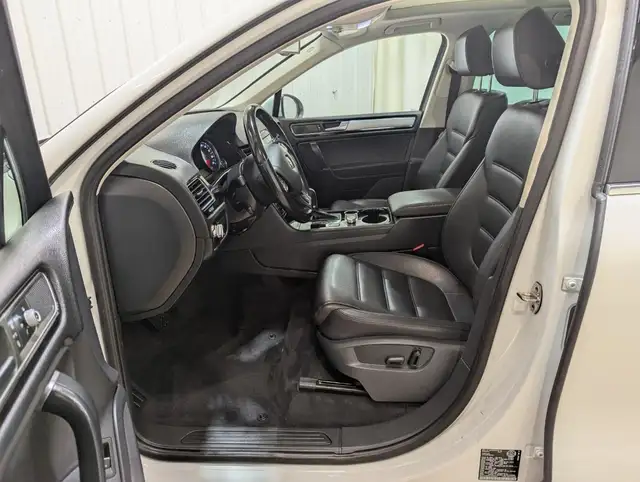 2015 Volkswagen Touareg 3.6L Comfortline Bluetooth | Heated S... in Cars & Trucks in Calgary - Image 12