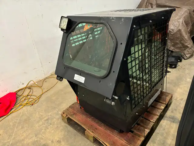 BOBCAT S70/463 CAB ASSEMBLY-BRAND NEW TAKE OFF in Other in Regina - Image 3