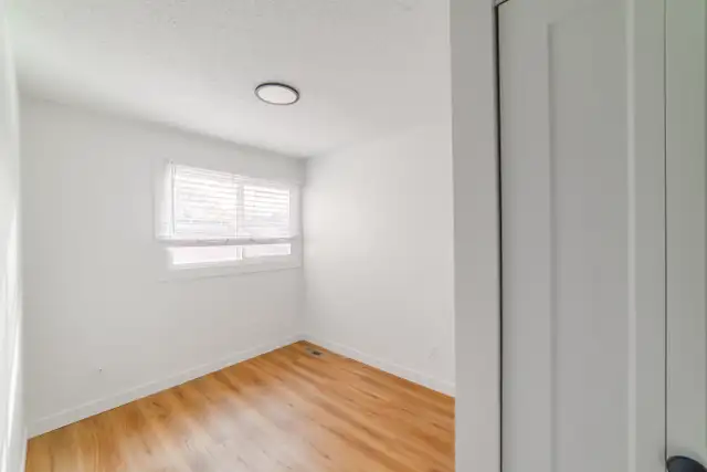 Recently renovated townhomes in NW Edmonton | Enjoy the playgrou in Long Term Rentals in Edmonton - Image 11