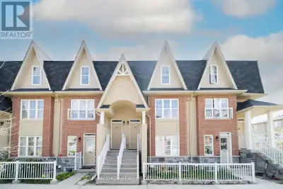 WELCOME to costiga rd. This townhouse has Spacious 2 Bedroom And 3 Bathrooms. Has A Very Large Livin...