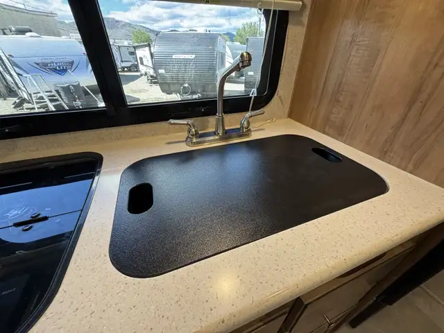2018 ,Flagstaff,Shamrock 21SSL in Travel Trailers & Campers in Kamloops - Image 13