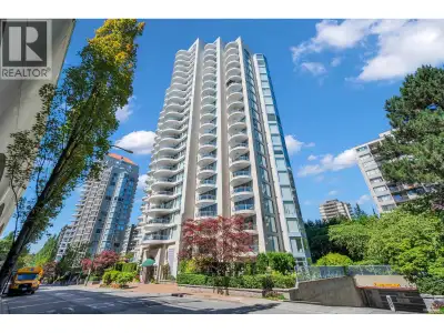 Welcome to Stirling Place by Bosa! This beautifully renovated 2 Bed, 2 Bath plus a Den home offers a...
