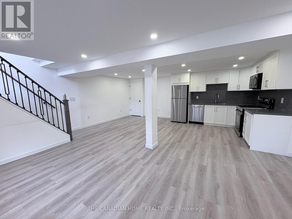 2 - 63 CHAMPLAIN AVENUE Hamilton (Greenford), Ontario 3