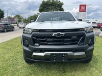 Command the road less traveled with this robust 2024 Chevrolet Colorado Crew Cab Pickup 4WD Trail Bo... (image 1)