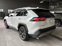 PREMIUM SOUND SYSTEM, HEATED FRONT SEATS, NAVIGATION Seeking an unbeatable blend of efficiency and l... (image 6)