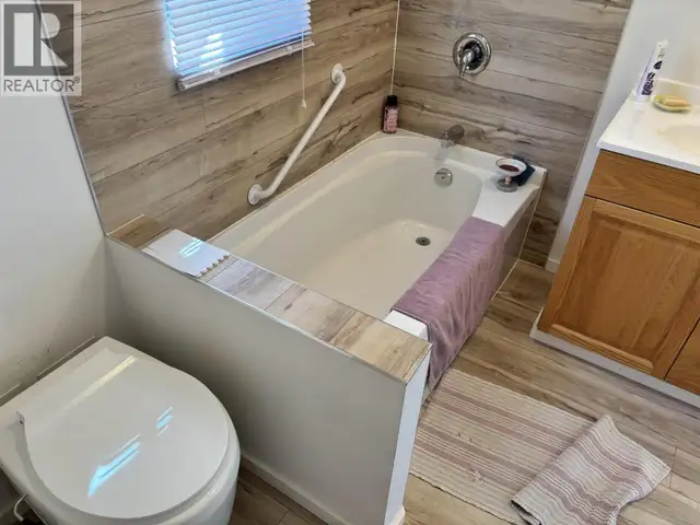 1005 SIMON BAY ROAD Fraser Lake, British Columbia in Houses for Sale in Burns Lake - Image 15