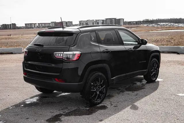 2026 Jeep Compass North 4WD in Cars & Trucks in Strathcona County - Image 4