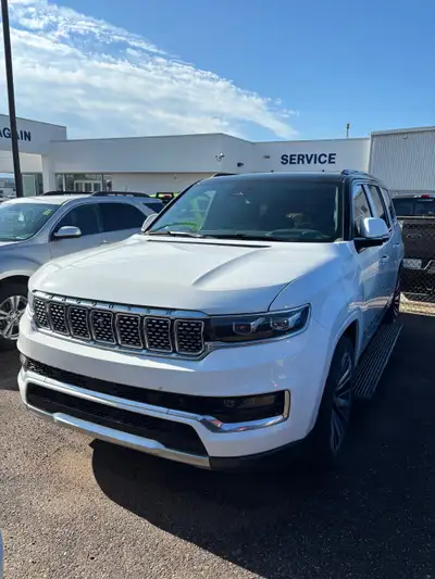 Recent Arrival! Odometer is 16668 kilometers below market average! 2022 Jeep Grand Wagoneer Series I...