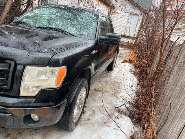 Buy before tariff comes 4x4 6 seats in Cars & Trucks in Edmonton