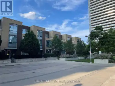 TH10 - 25 SINGER COURT Toronto (Bayview Village), Ontario