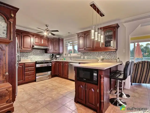 $875,000 - Bungalow for sale in St-Henri-de-Levis in Houses for Sale in Québec City - Image 6