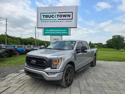 2022 Ford F-150 XLT 4WD Supercrew with the 3.5L Ecoboost and only 81,000kms. Equipped with the Sport...