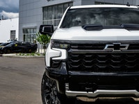 This Chevrolet Silverado 1500 boasts a Turbocharged Diesel I6 3.0L/ engine powering this Automatic t... (image 4)