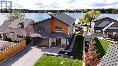 Lakefront home on Williams Lake. This custom Built Dream Home By John Clarke, combines luxury, funct...