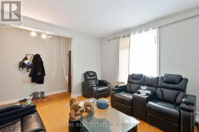 142 JOHN STREET London East (East F), Ontario in Houses for Sale in London - Image 6