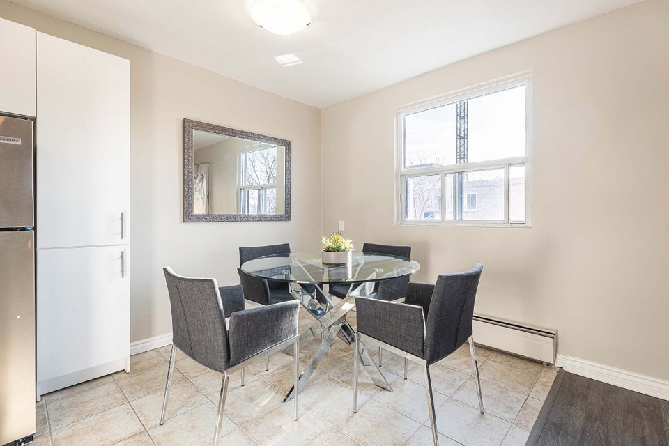 One Bedroom Apartment in Downtown London - Steps from Richmond 4