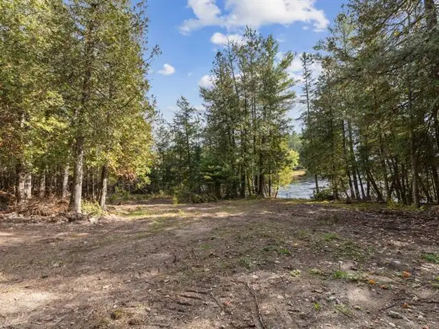 255 Ch. East-Range L'Isle-aux-Allumettes, Quebec in Land for Sale in Pembroke - Image 25