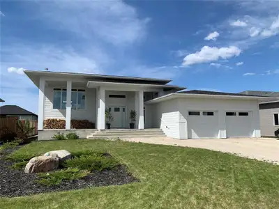 R16//Mitchell/Great time to buy with tenants leaving for end of June, family can move in or rent to...