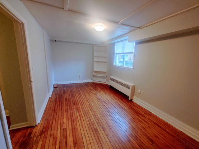 THREE BEDROOM, ONE BATH, CENTRAL APARTMENT - 158-1 Park St. in Long Term Rentals in Kingston - Image 3