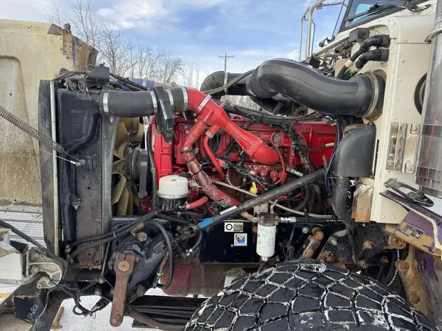 2005 PETERBILT 378 in Heavy Trucks in Saskatoon - Image 10