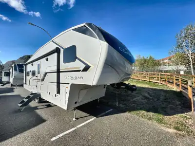 We are looking for good pre owned Rv's to buy or consign!! Keystone Cougar Sport fifth wheel 2700BH...