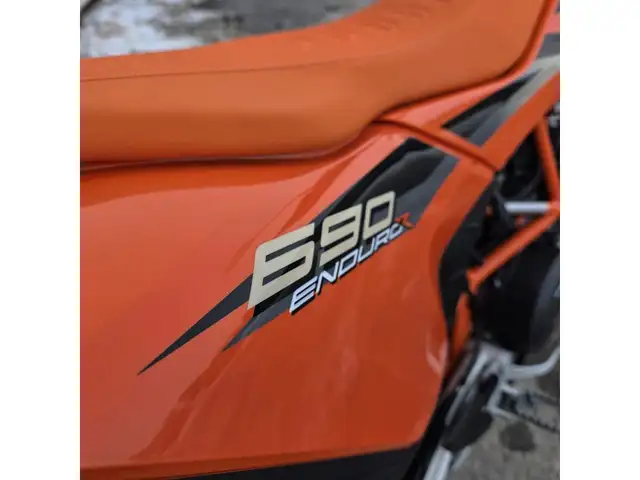 2023 KTM 690 ENDURO R in Dirt Bikes & Motocross in Brantford - Image 24